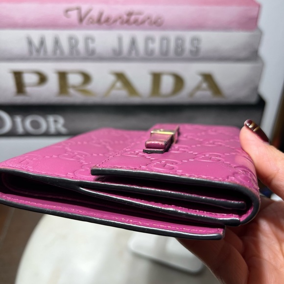 Gucci Pink Guccissima Bow Compact Wallet GUC - Picture 9 of 17